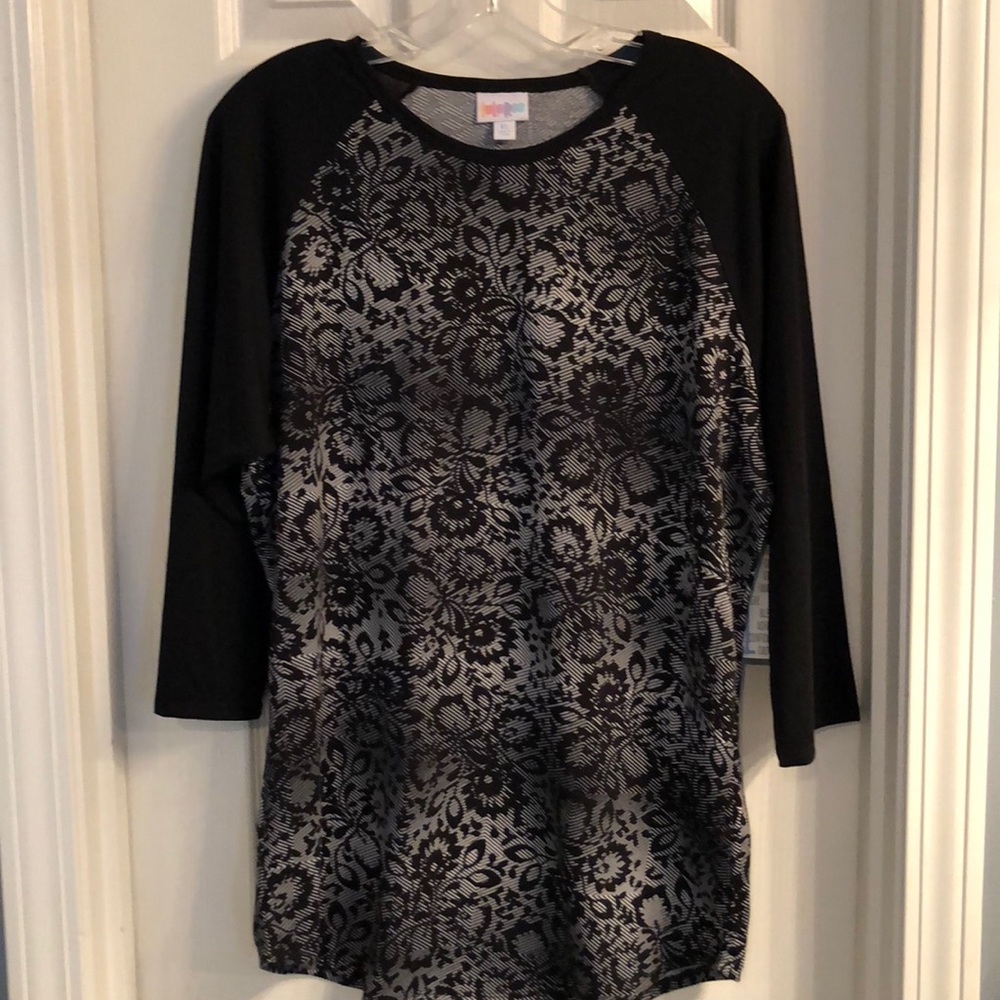 NWT LuLaRoe Randy Baseball Tee